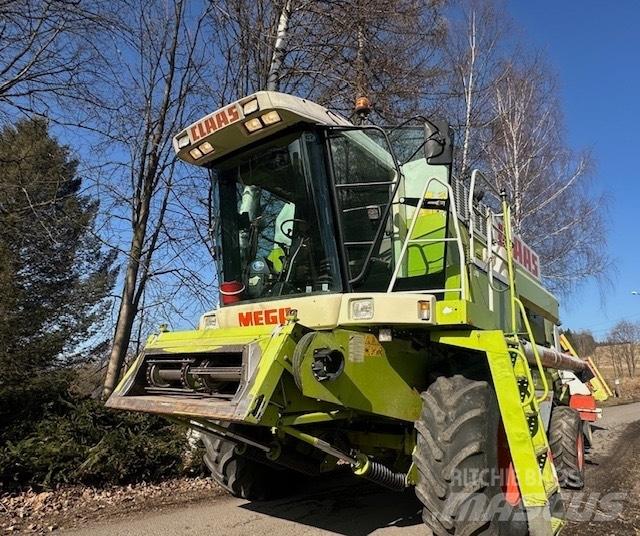CLAAS Mega 208 Зернозбиральні комбайни
