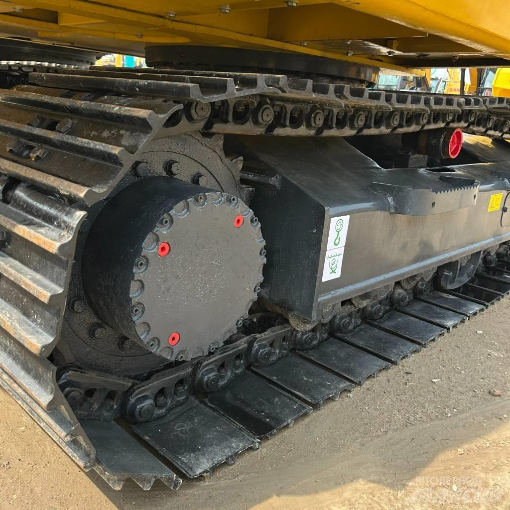 Komatsu 130 Гусеничні екскаватори