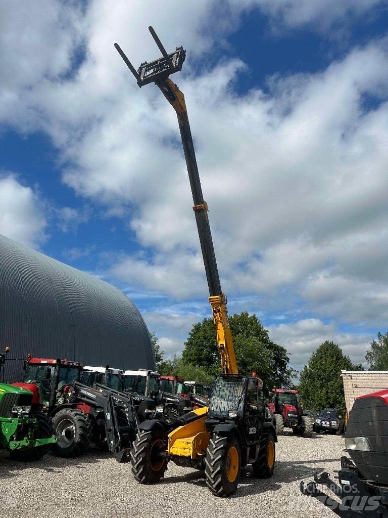 JCB 535-95 Телескопічний навантажувач