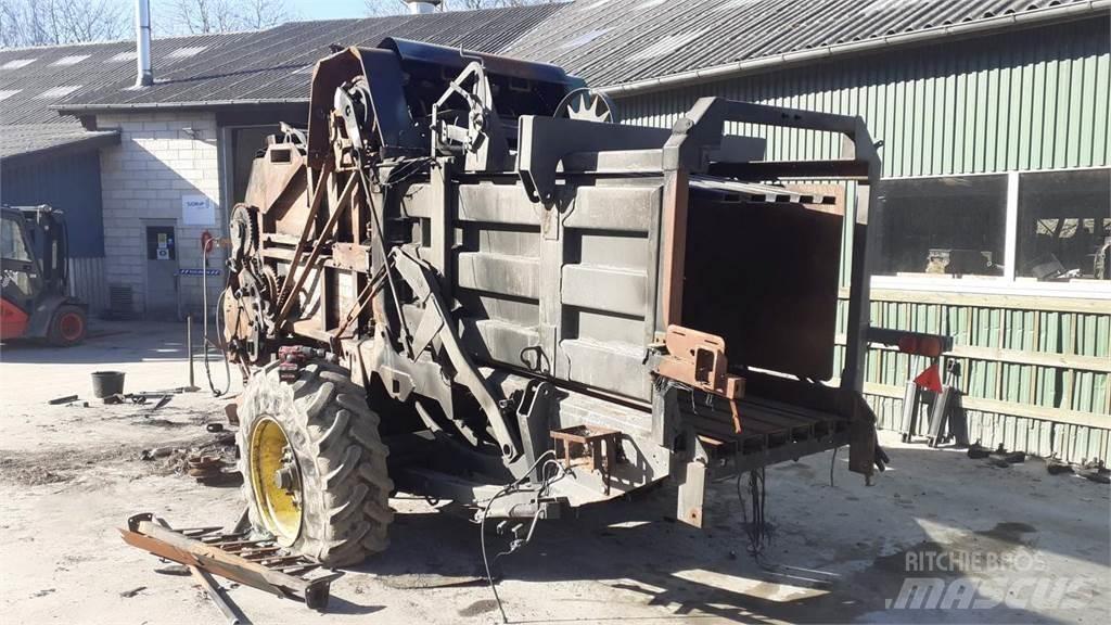Fendt 12130N Трактори