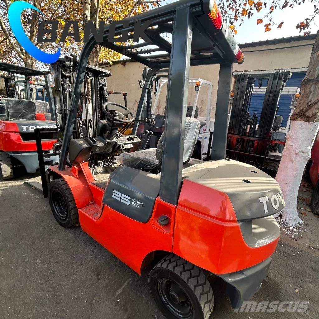 Toyota 8 F25 Дизельні навантажувачі
