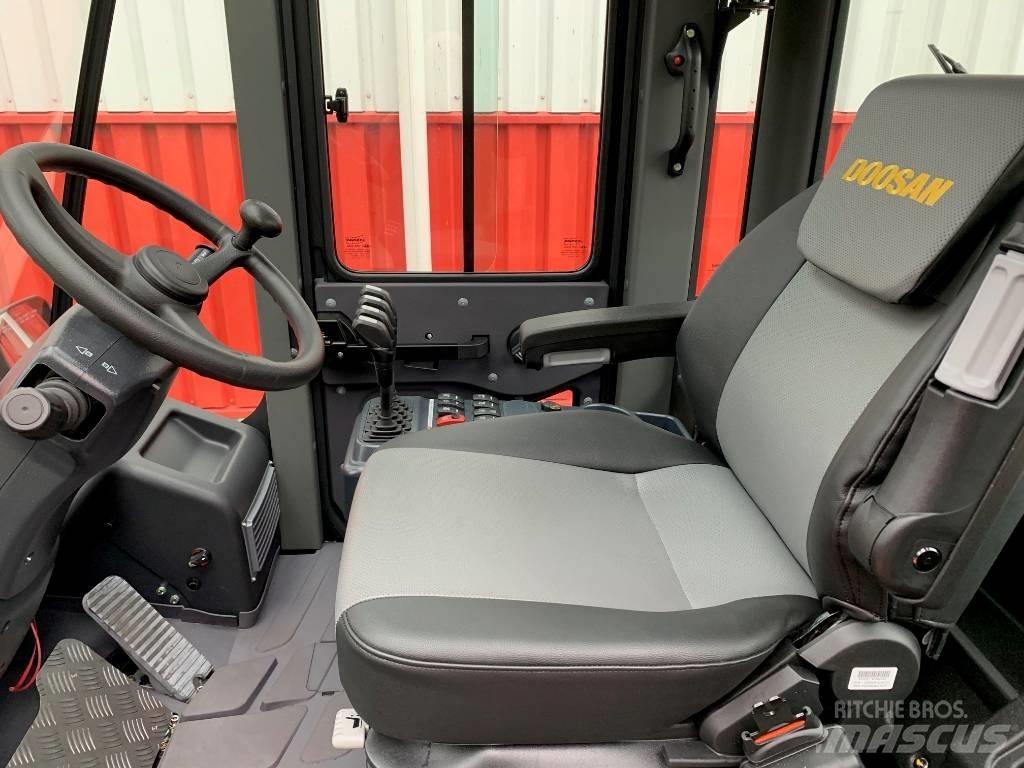 Doosan D160S-7 Дизельні навантажувачі