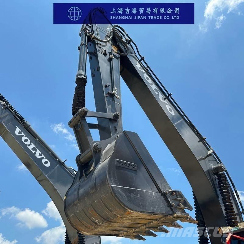 Volvo EC 220 Гусеничні екскаватори