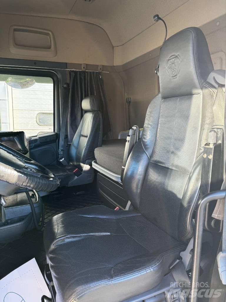 Scania R520LB8x4*4 Самоскиди