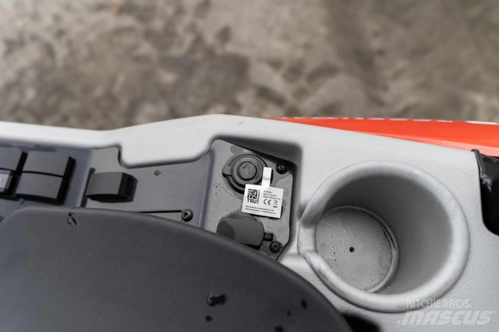 Manitou MLA 3-25H Малі навантажувачі