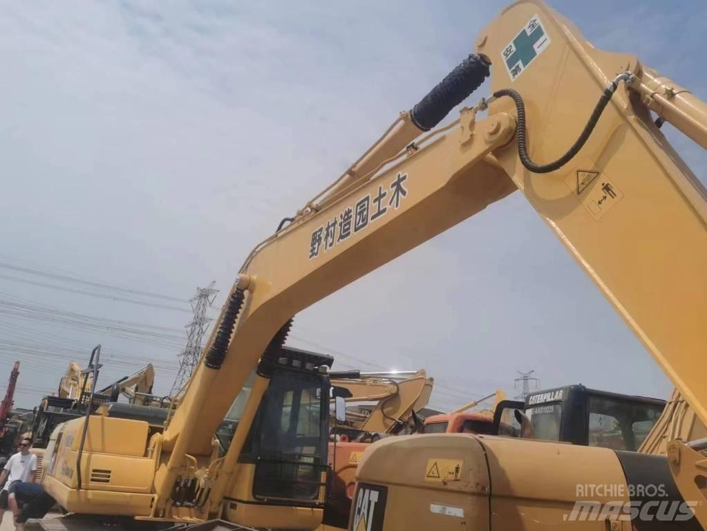 Komatsu PC 210 LC Гусеничні екскаватори