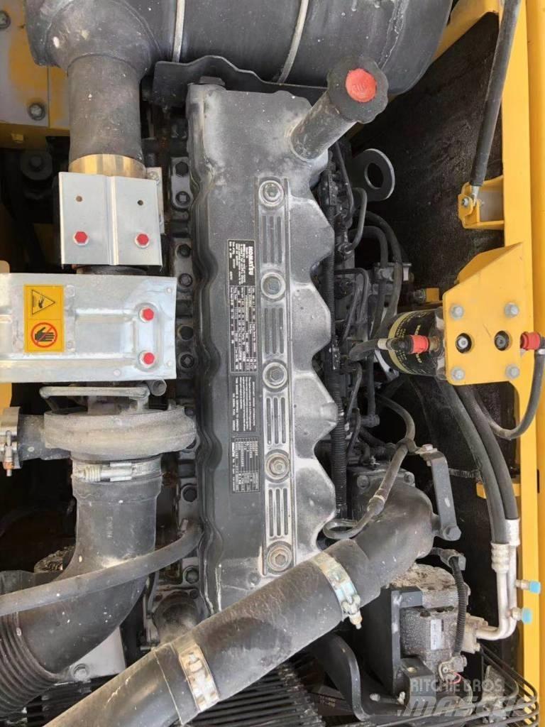 Komatsu 200-8 Гусеничні екскаватори