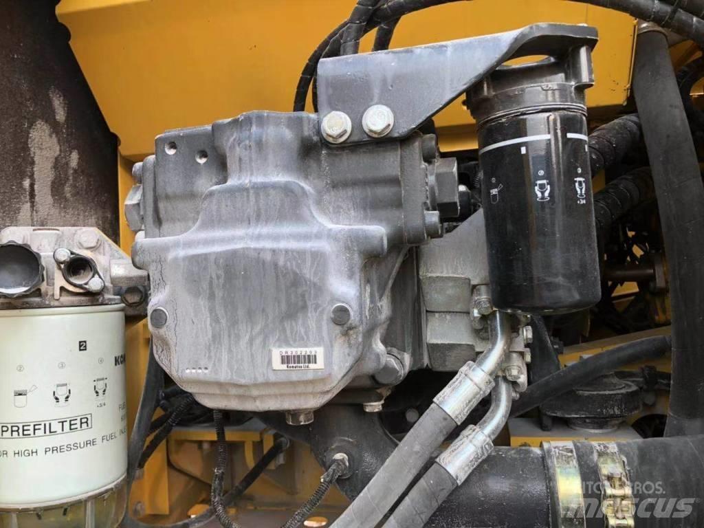 Komatsu 200-8 Гусеничні екскаватори
