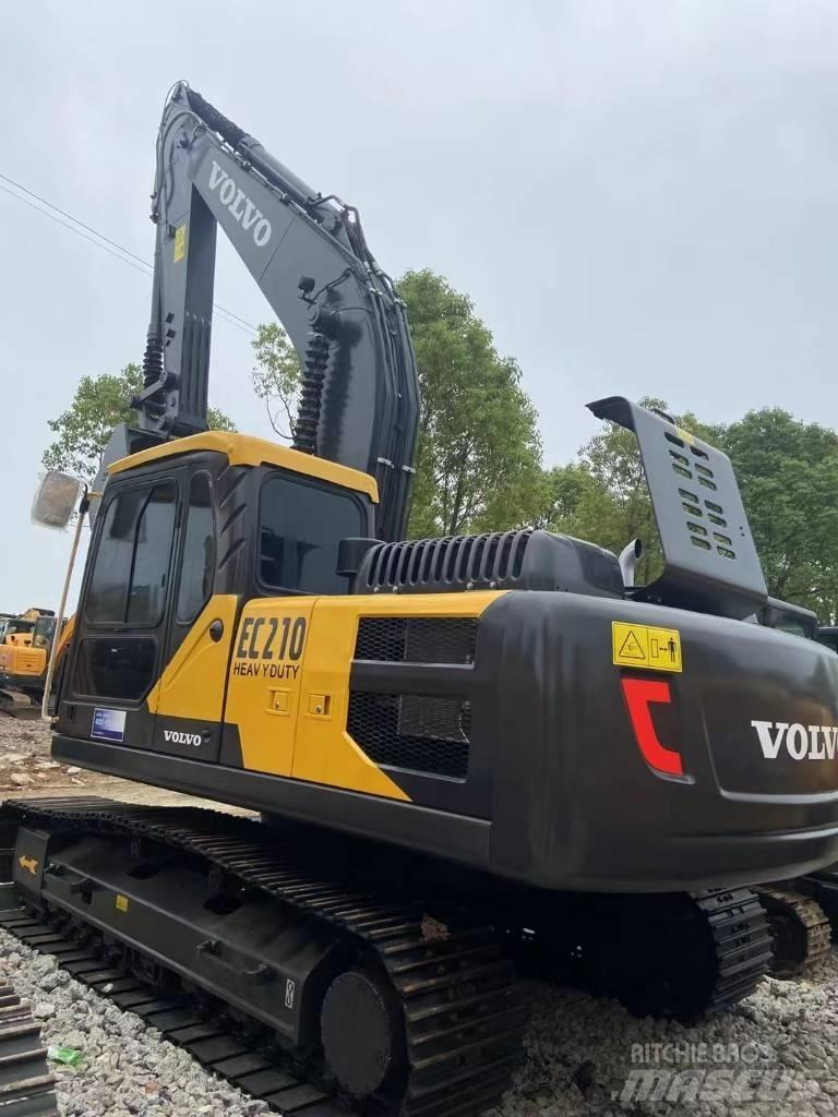 Volvo EC210 Гусеничні екскаватори