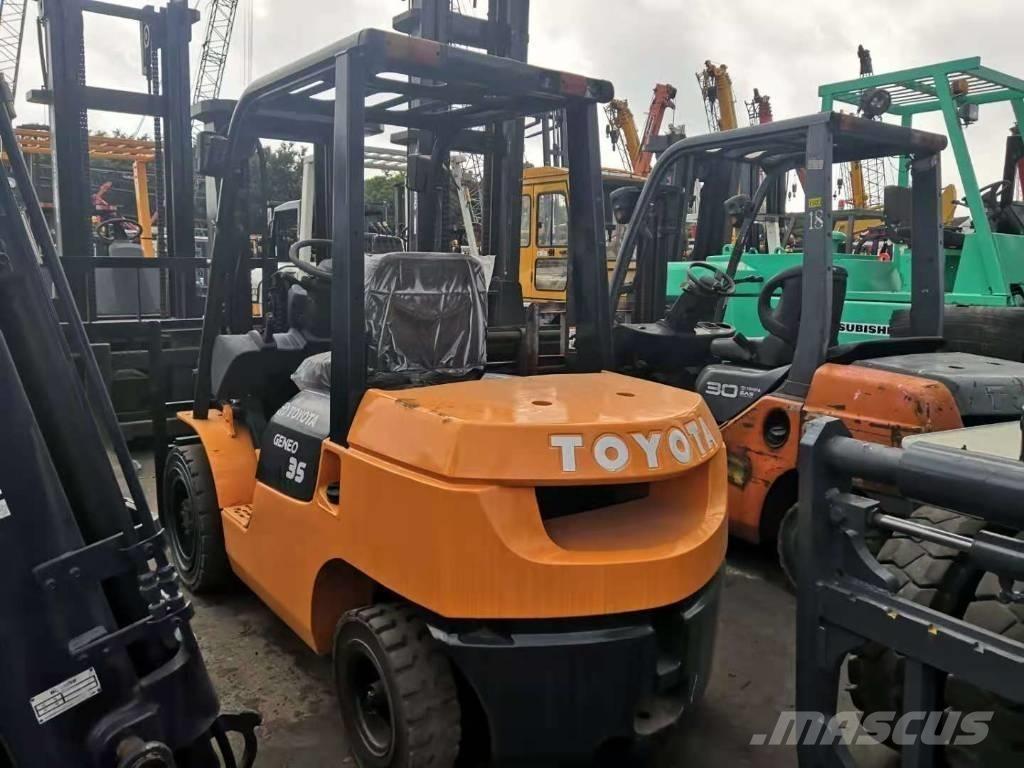 Toyota 3.5 ton Дизельні навантажувачі