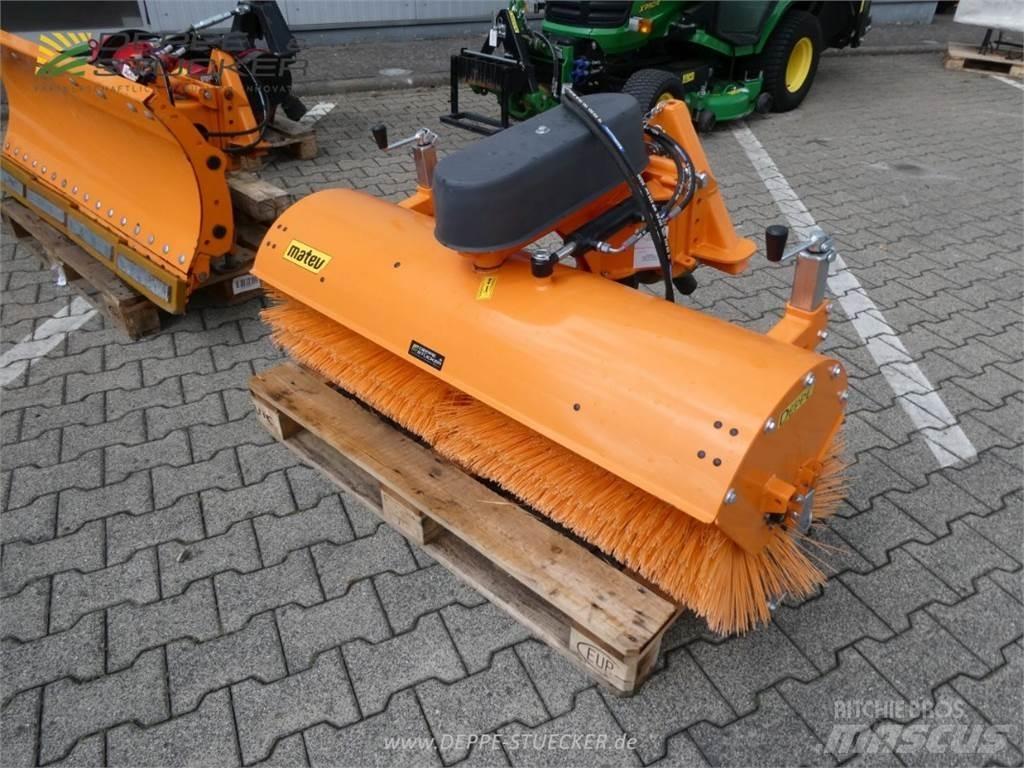 John Deere X950R Трактори