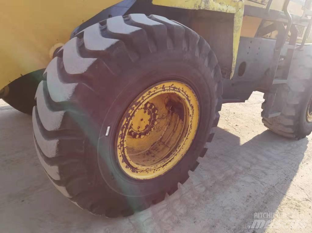 Komatsu WA 320-3 Фронтальні навантажувачі