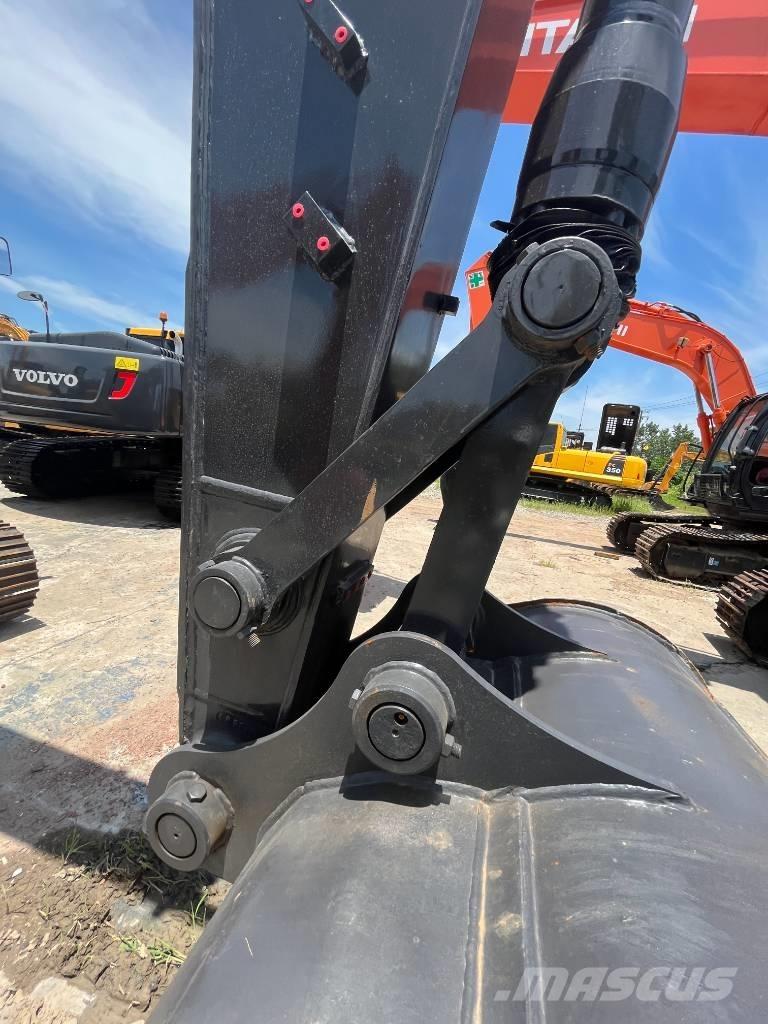 Volvo EC 140 Гусеничні екскаватори