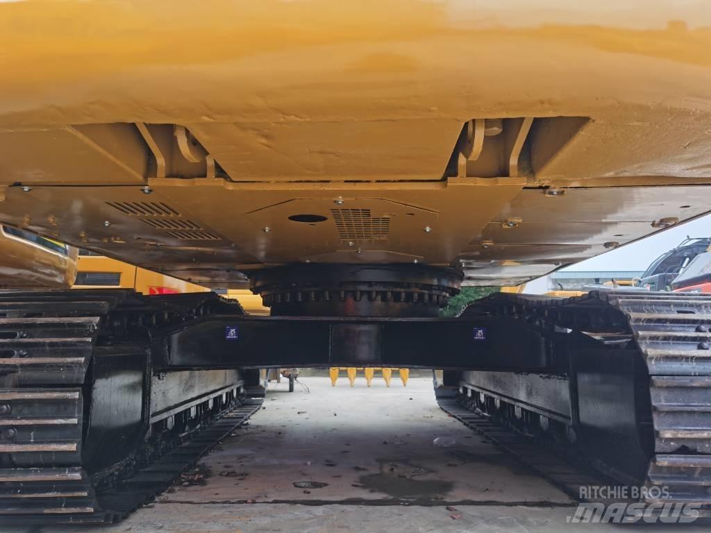 CAT 330 D L Гусеничні екскаватори