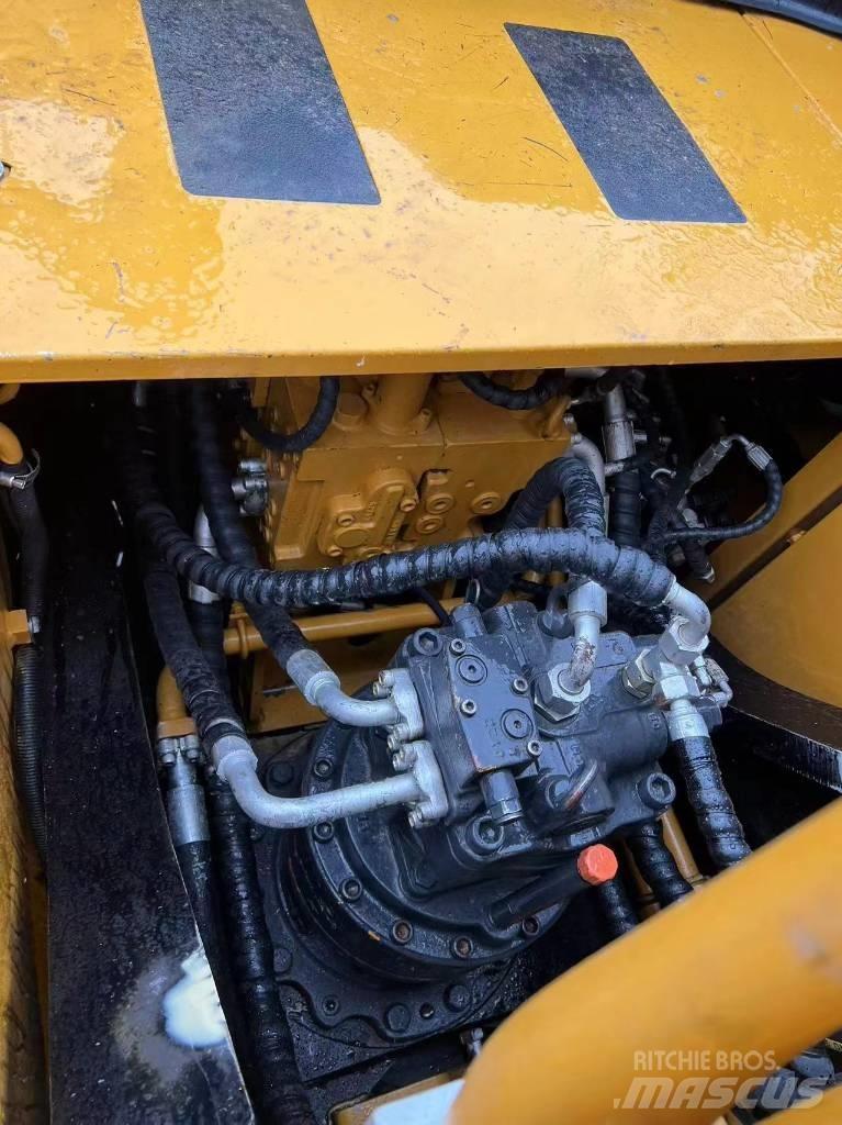 Sany SY 235 C Гусеничні екскаватори