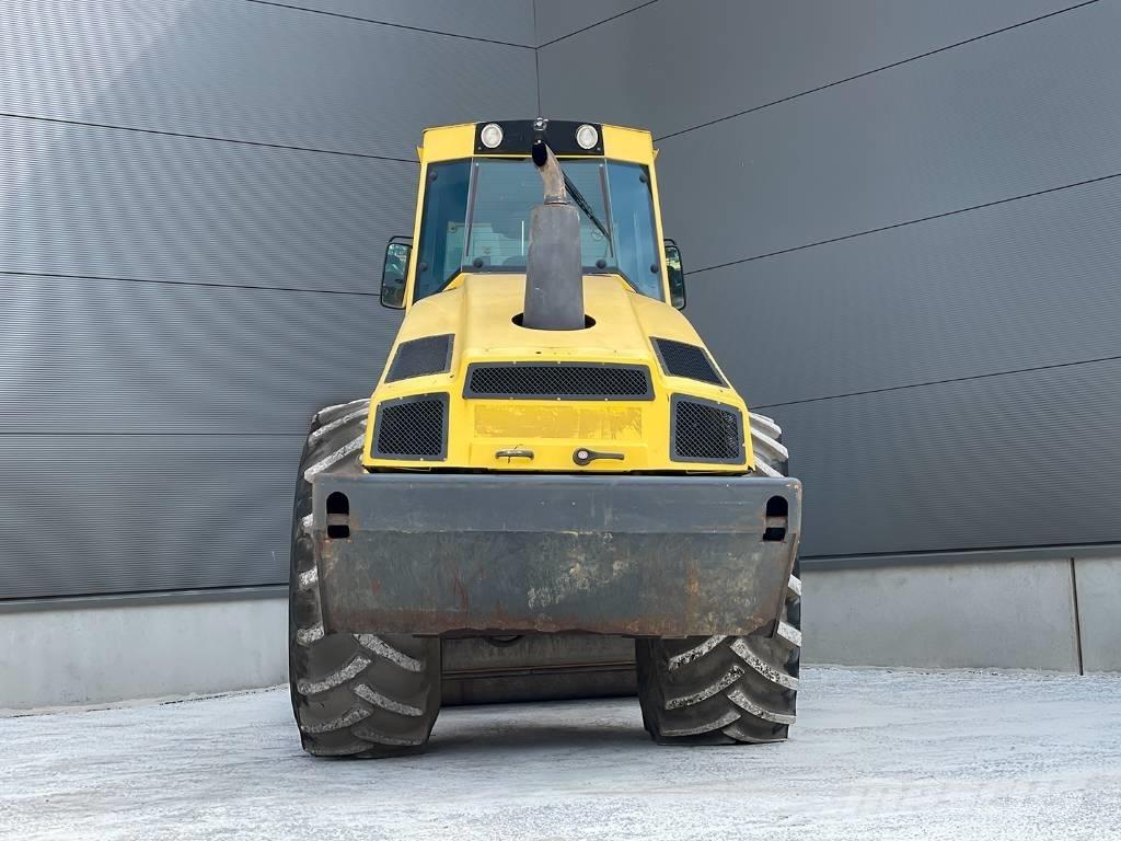 Bomag BW 213 DH-4 Грунтові котки