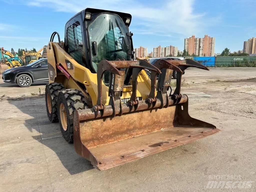 CAT 246 C Міні-навантажувачі