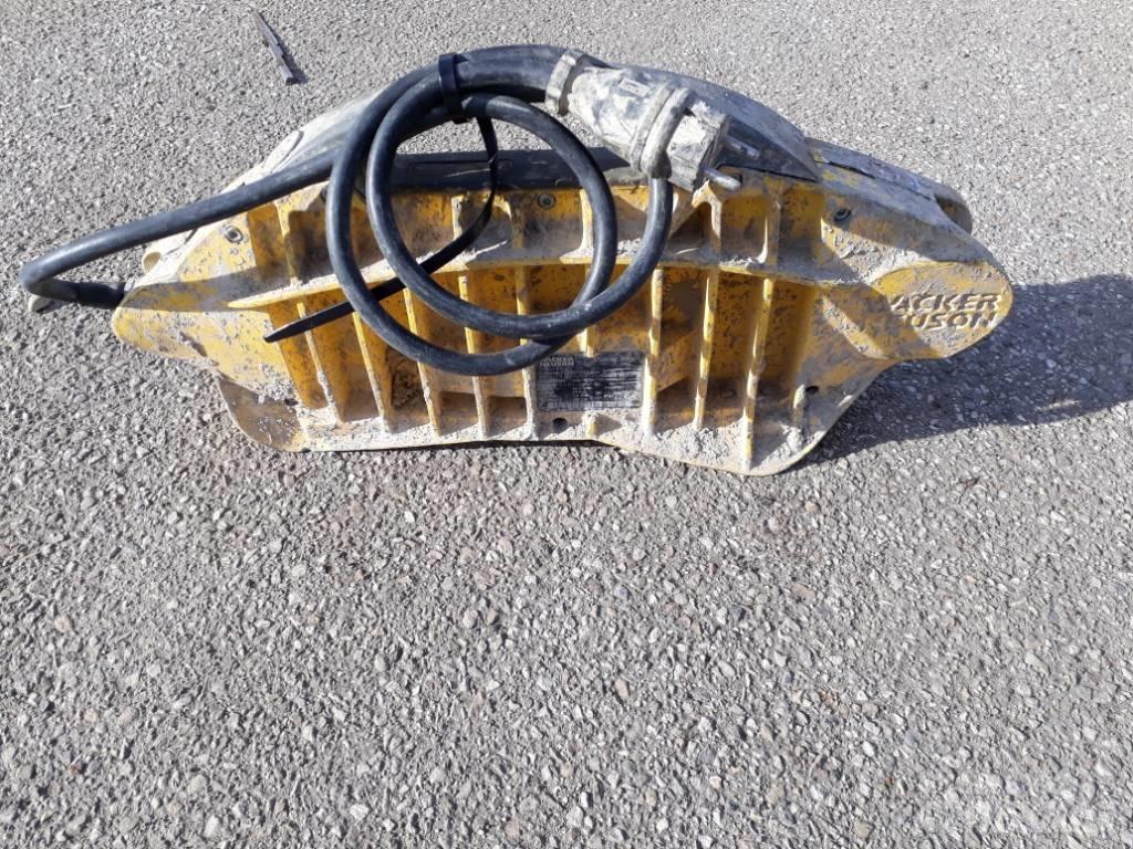 Wacker Neuson FUH20 Агрегати для відливання бетонних блоків