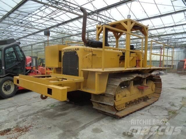 CAT D6C Трактори