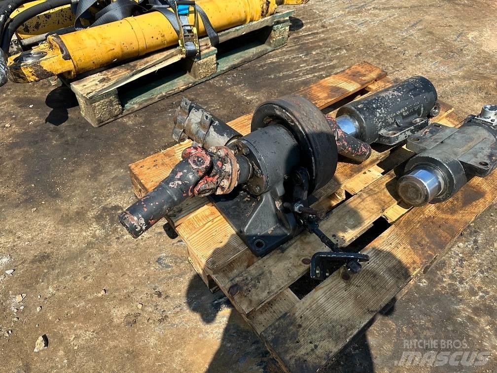 CAT 214 B FT gearbox Колісні екскаватори