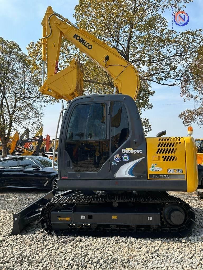 Kobelco SK 75 Гусеничні екскаватори