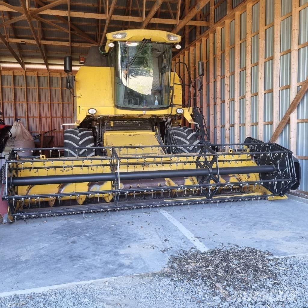 New Holland TC 5070 Зернозбиральні комбайни