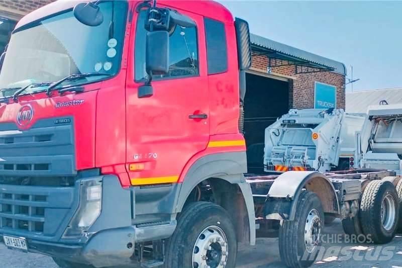 UD CGE 370 8x4 Вантажівки / спеціальні