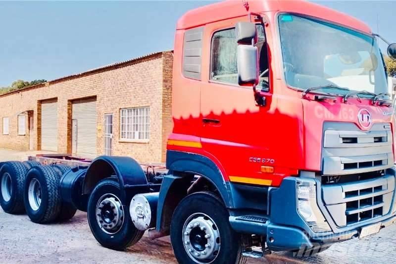 UD CGE 370 8x4 Вантажівки / спеціальні