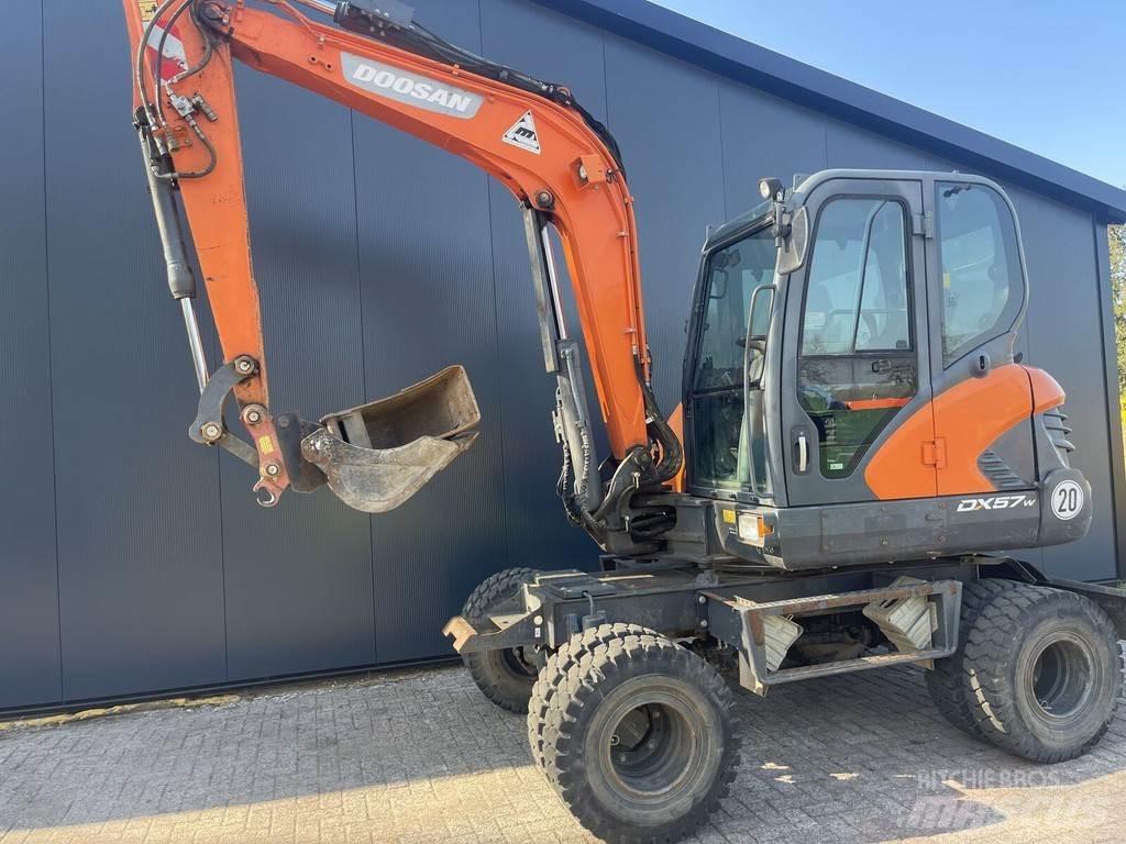 Doosan DX57W Колісні екскаватори