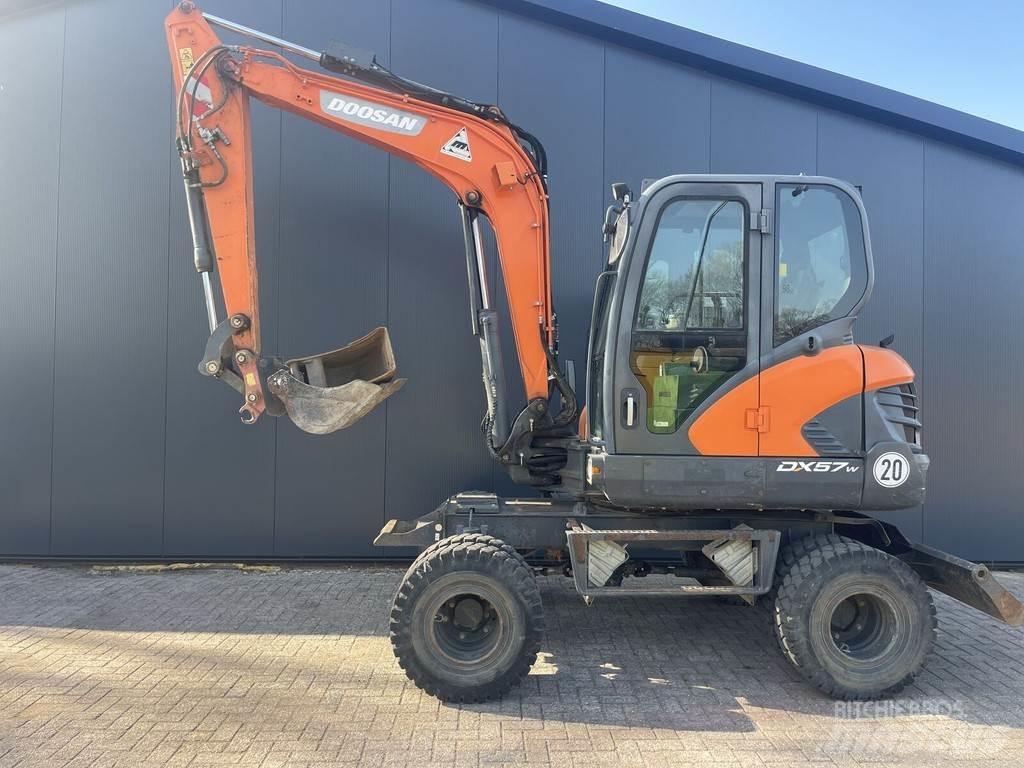 Doosan DX57W Колісні екскаватори