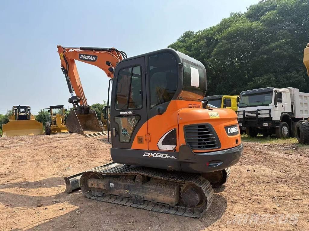 Doosan DX 60 Гусеничні екскаватори