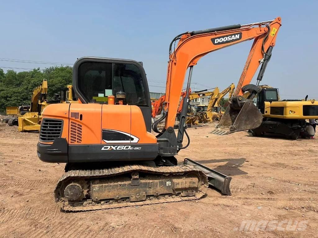 Doosan DX 60 Гусеничні екскаватори