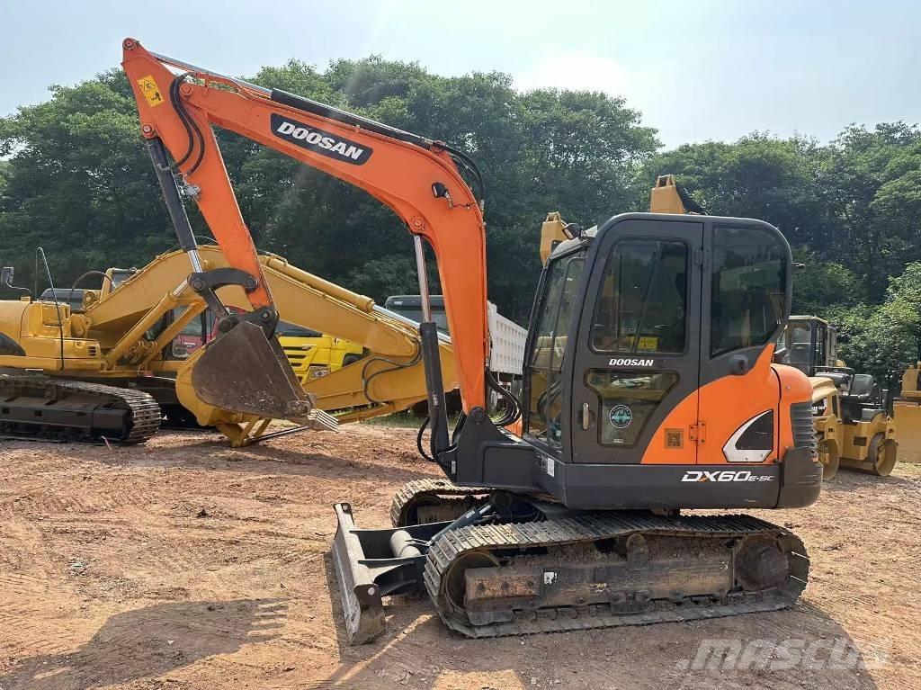 Doosan DX 60 Гусеничні екскаватори