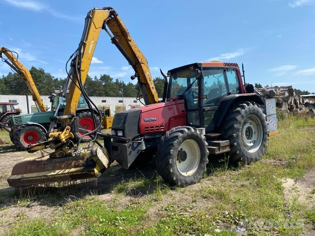 Valtra 6350 Трактори