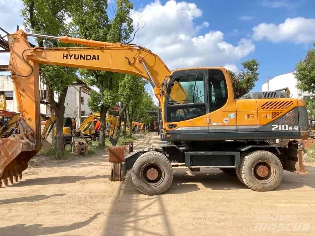 Hyundai R210W-9 Колісні екскаватори