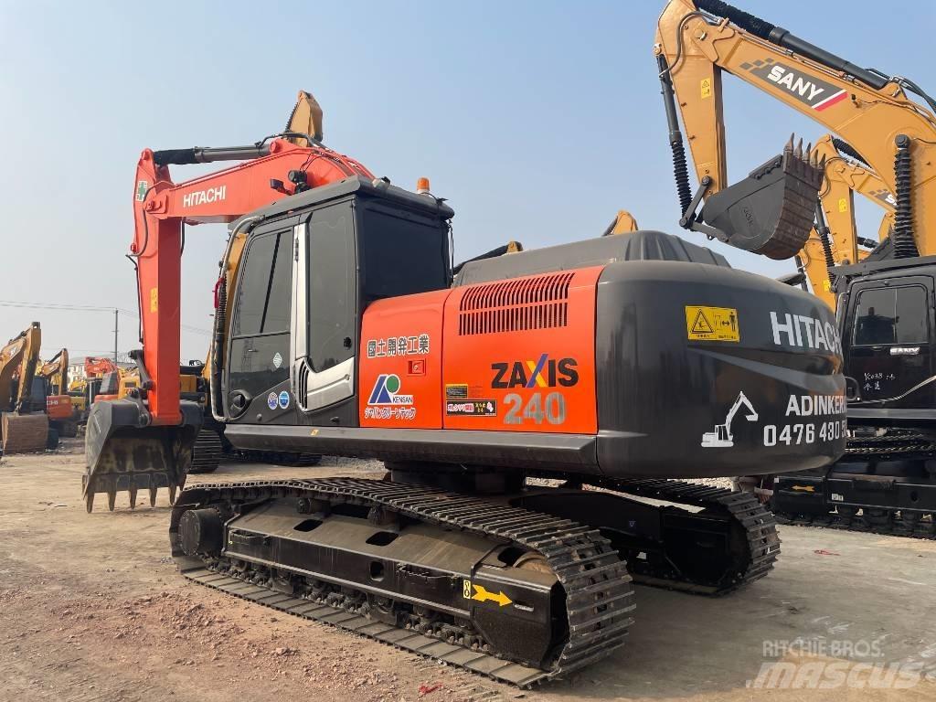 Hitachi 240 Середні екскаватори 7т. - 12т.