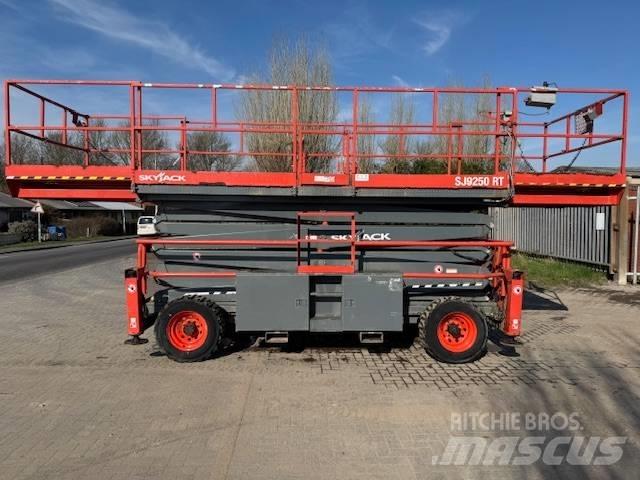 SkyJack SJ 9250 RT Підйомники-ножиці