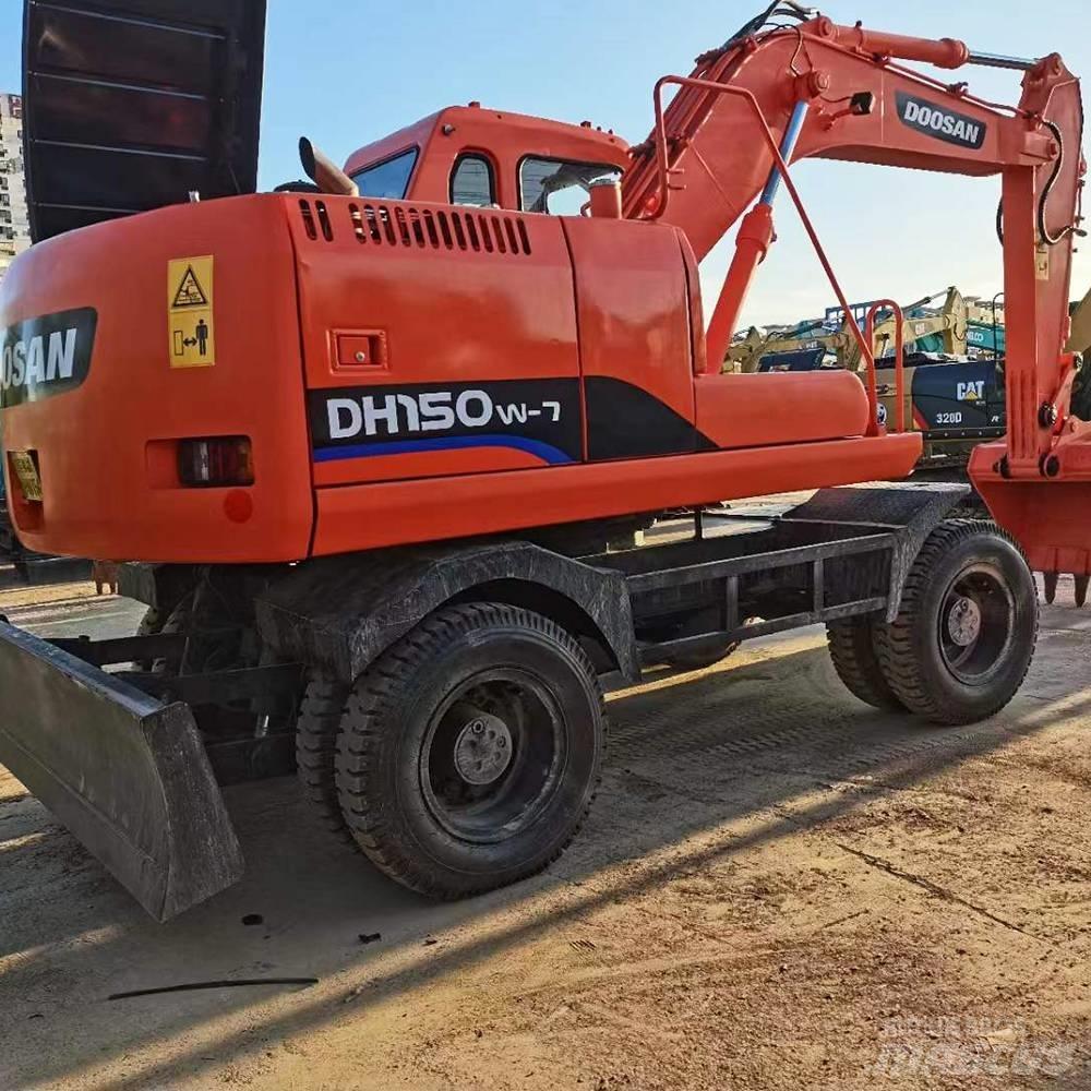 Doosan 150 W-7 Колісні екскаватори