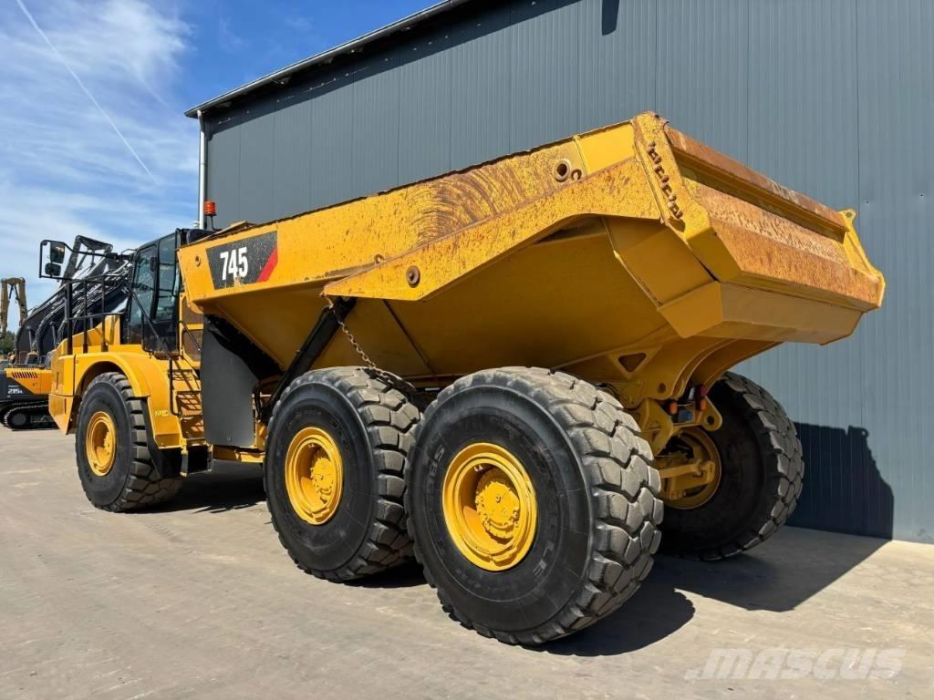 CAT 745 04A Зчленовані самоскиди