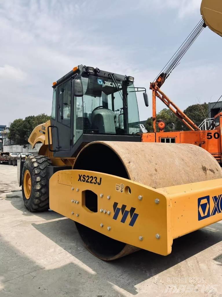 XCMG XS 223 J Грунтові котки
