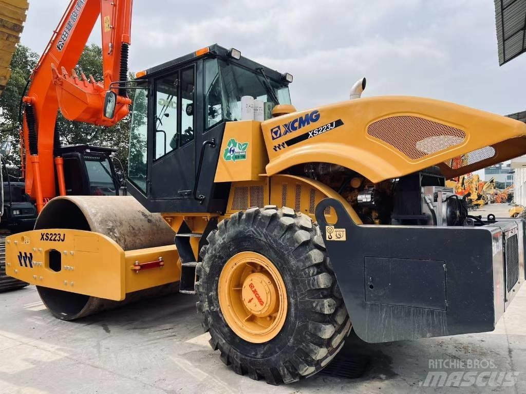 XCMG XS 223 J Грунтові котки