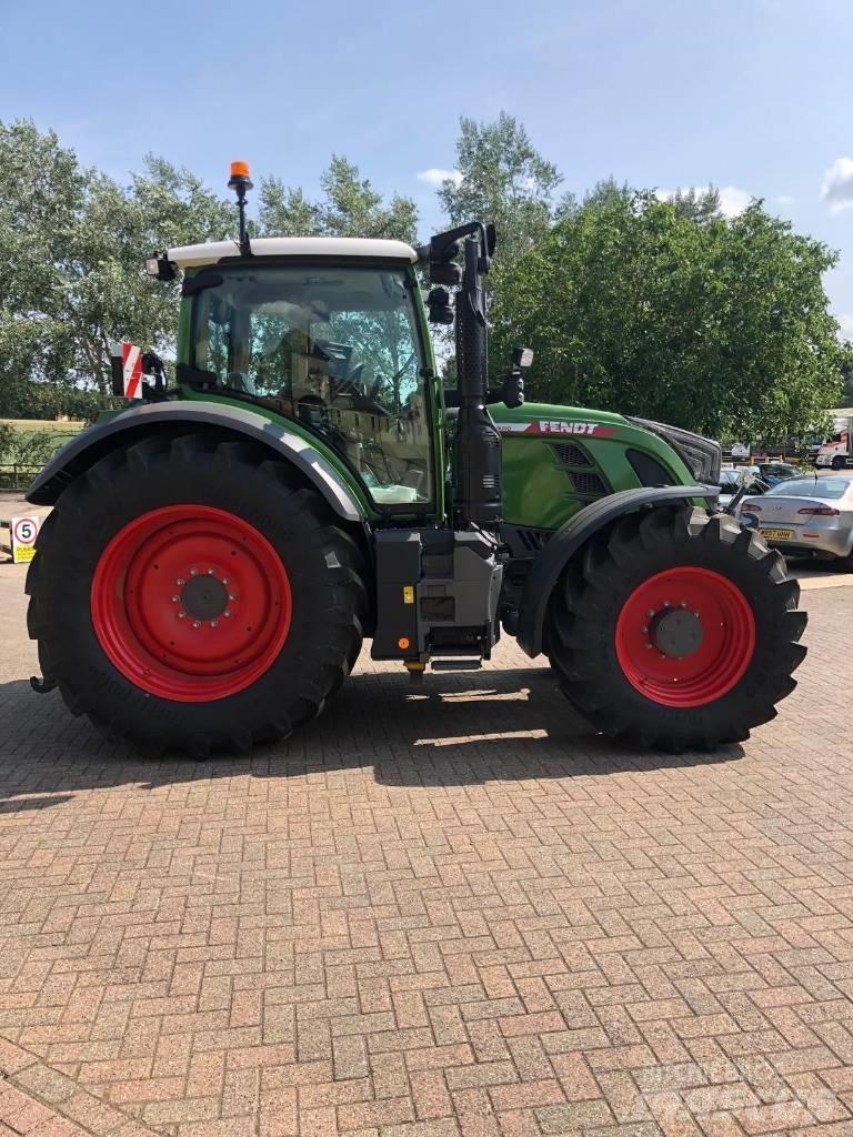 Fendt 718 Vario Трактори