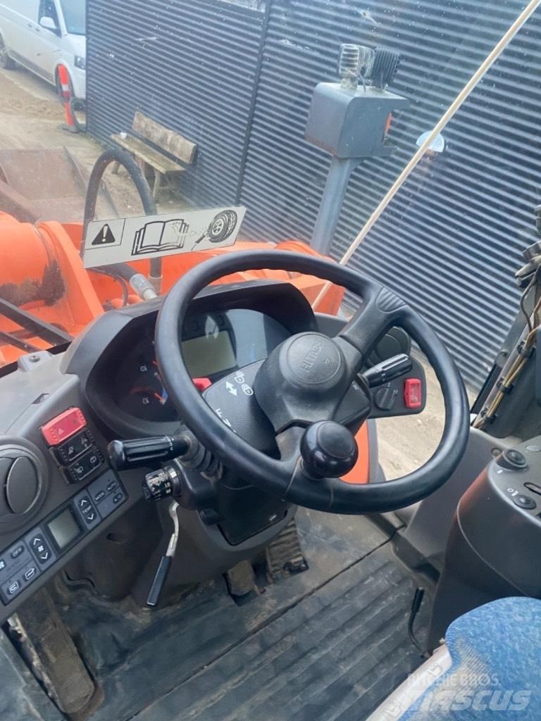 Hitachi ZW 310 Фронтальні навантажувачі