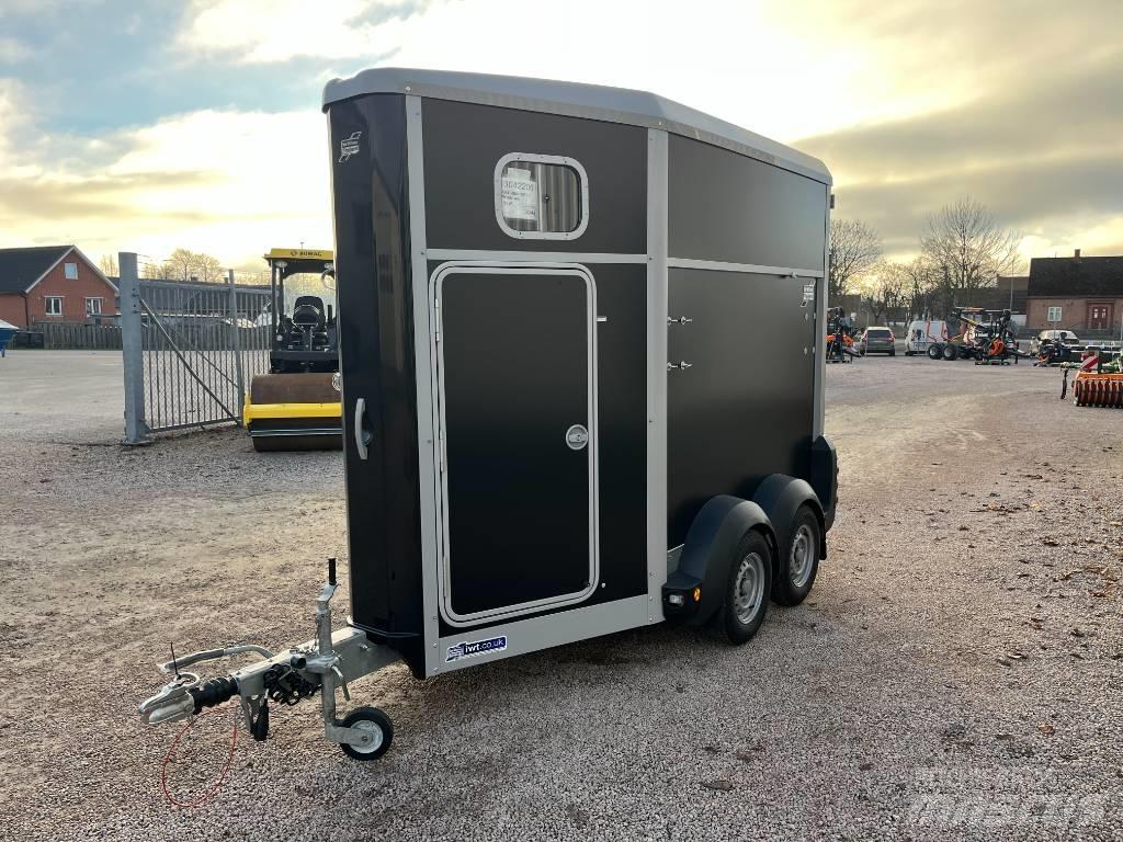 Ifor Williams HB 403 Напівпричепи для транспортування тварин