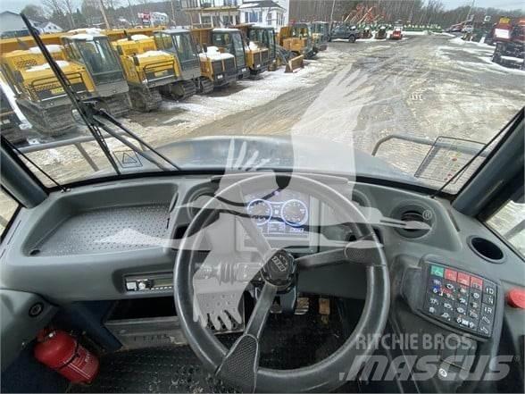 Bell B30E Зчленовані самоскиди