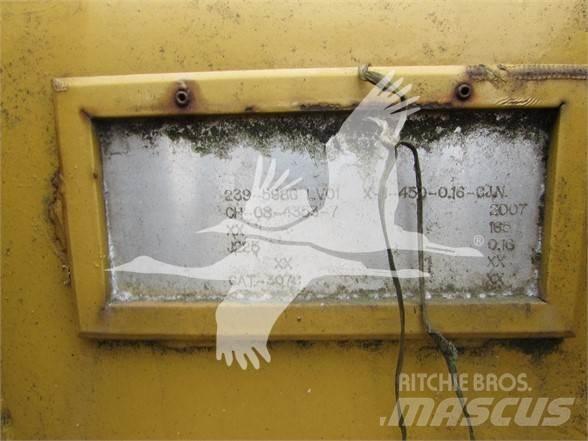 CAT 2395986 Ковші