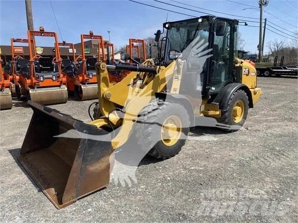CAT 906M Фронтальні навантажувачі