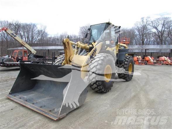 Komatsu WA320 Фронтальні навантажувачі