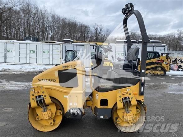 Volvo DD25B Грунтові котки