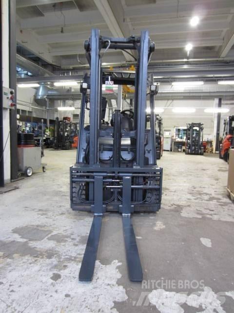 Linde E25 Електронавантажувачі